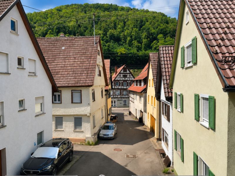 Liebevoll renoviertes Schmuckstück! Freistehendes Einfamilienhaus in Wiesensteig!